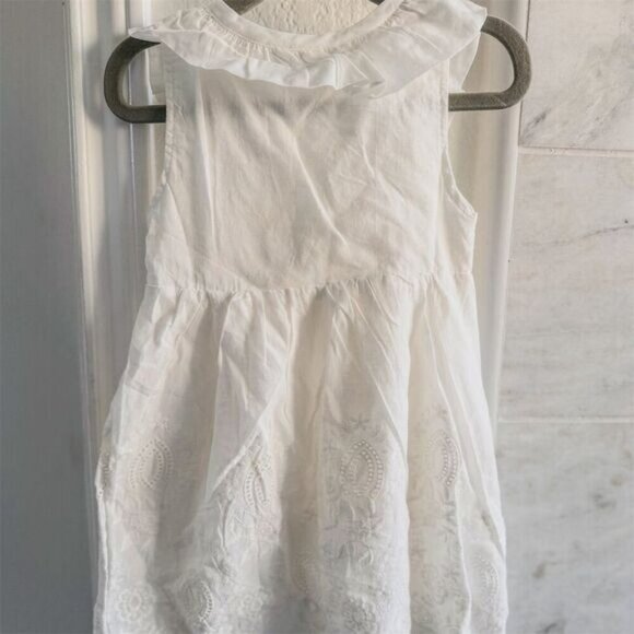 Hurave Lace eyelet dress, tie front, sleeveless, ruffle sleeves, lined v-neck 2T - Picture 8 of 11
